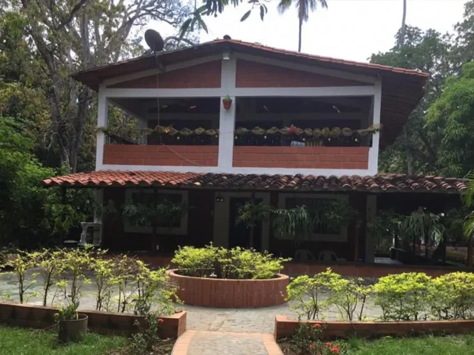 Se vende propiedad ubicada en Santa Fe de Antioquia